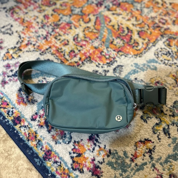 lululemon athletica Handbags - Lululemon belt bag